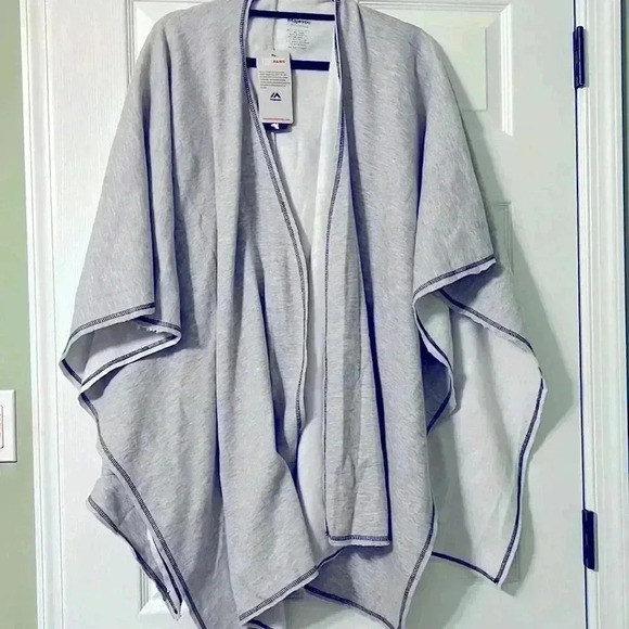 Designed for Women's Plus Sizes Wrap NWT - Picture 2 of 3